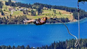 Experience bungee jumping in New Zealand