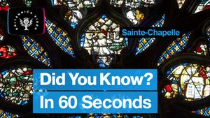 Discover the beautiful Sainte-Chapelle