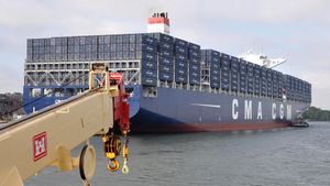 Take an overview of the Estelle Maersk, one of the world's biggest container ships