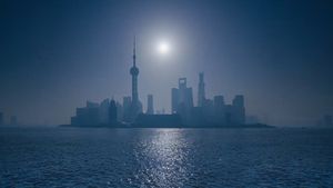 Visit Shanghai, the industrial and commercial center of China